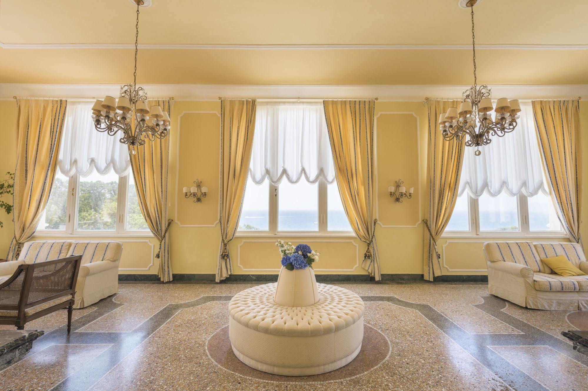 Villa Parisi Grand Hotel Кастільончелло Екстер'єр фото