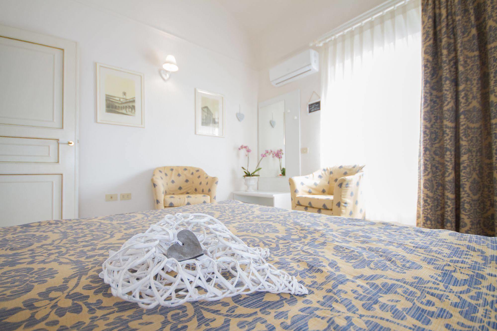 Villa Parisi Grand Hotel Кастільончелло Екстер'єр фото